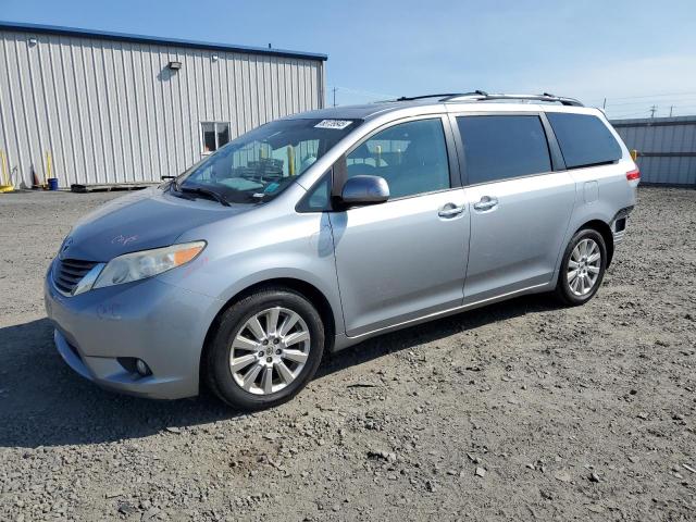 TOYOTA SIENNA XLE