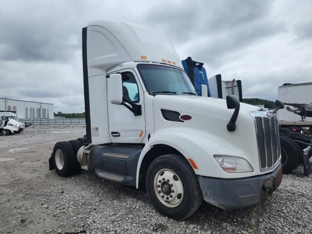 PETERBILT TRACTOR 579 2017 white tractor diesel 1XPBA48XXHD428501 photo #1
