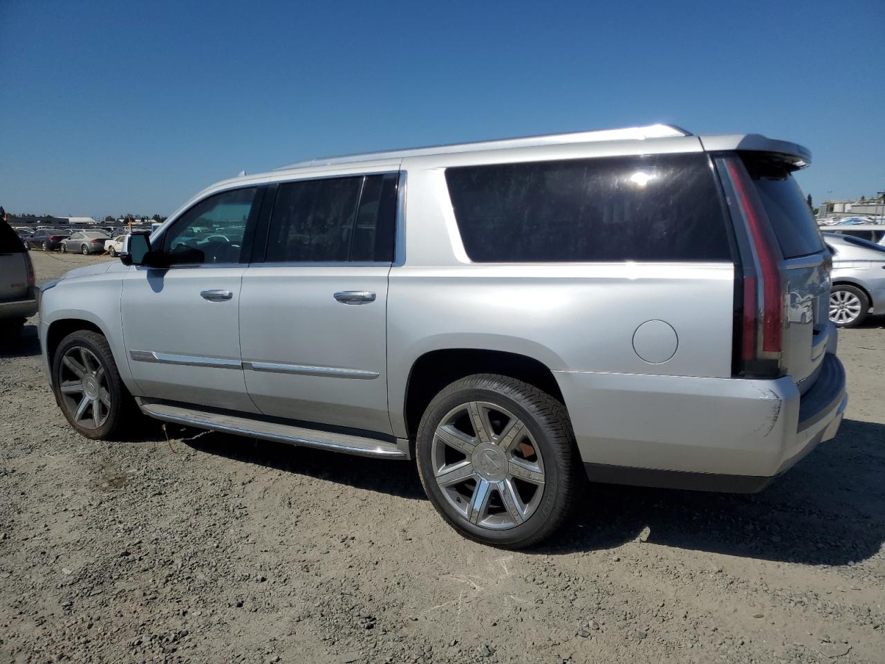 CADILLAC ESCALADE ESV LUXURY
