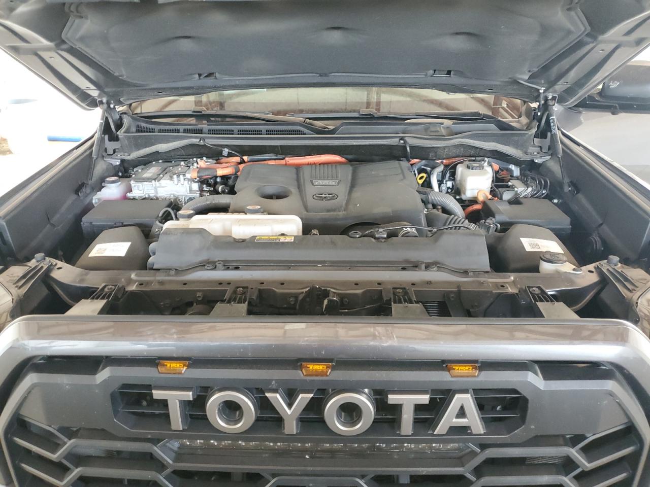 TOYOTA TUNDRA CREWMAX LIMITED