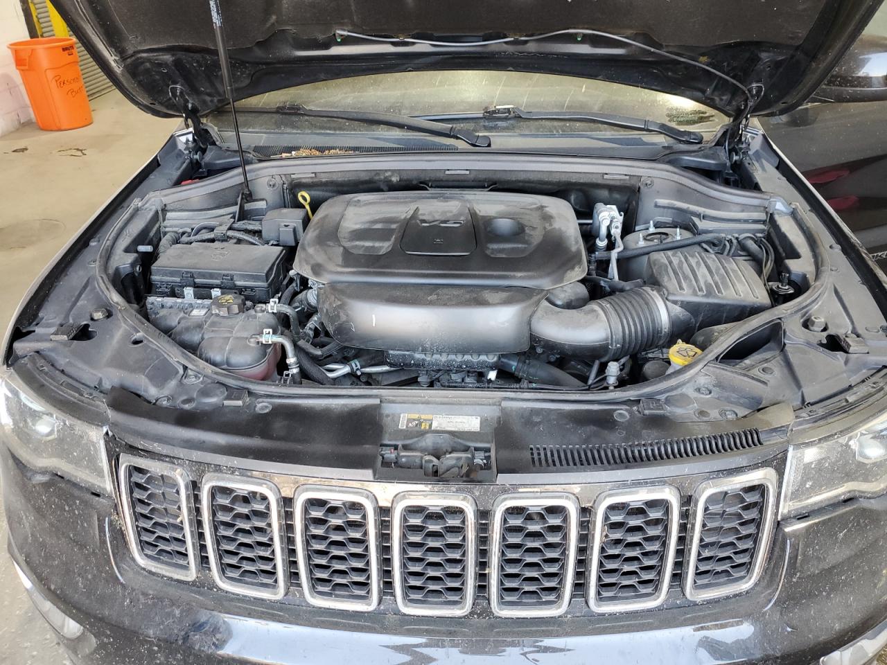 JEEP GRAND CHEROKEE LAREDO