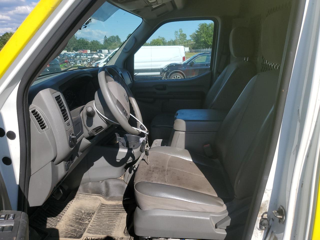 NISSAN NV2500 2500 S