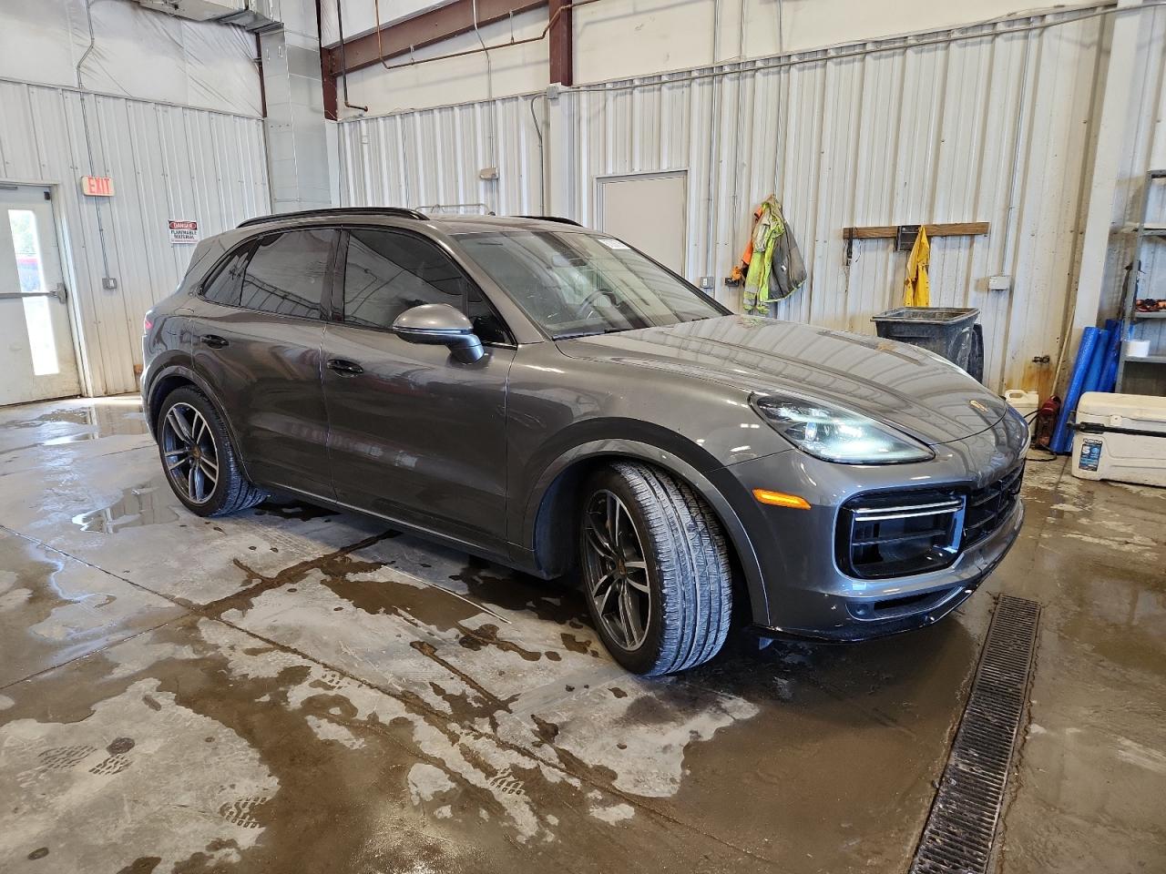 PORSCHE CAYENNE TURBO