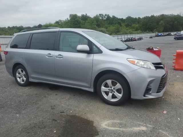 2018 TOYOTA SIENNA LE 5TDKZ3DC3JS923866