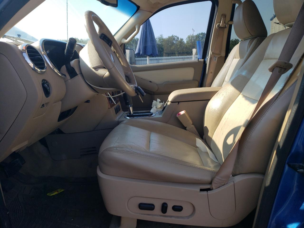 FORD EXPLORER EDDIE BAUER