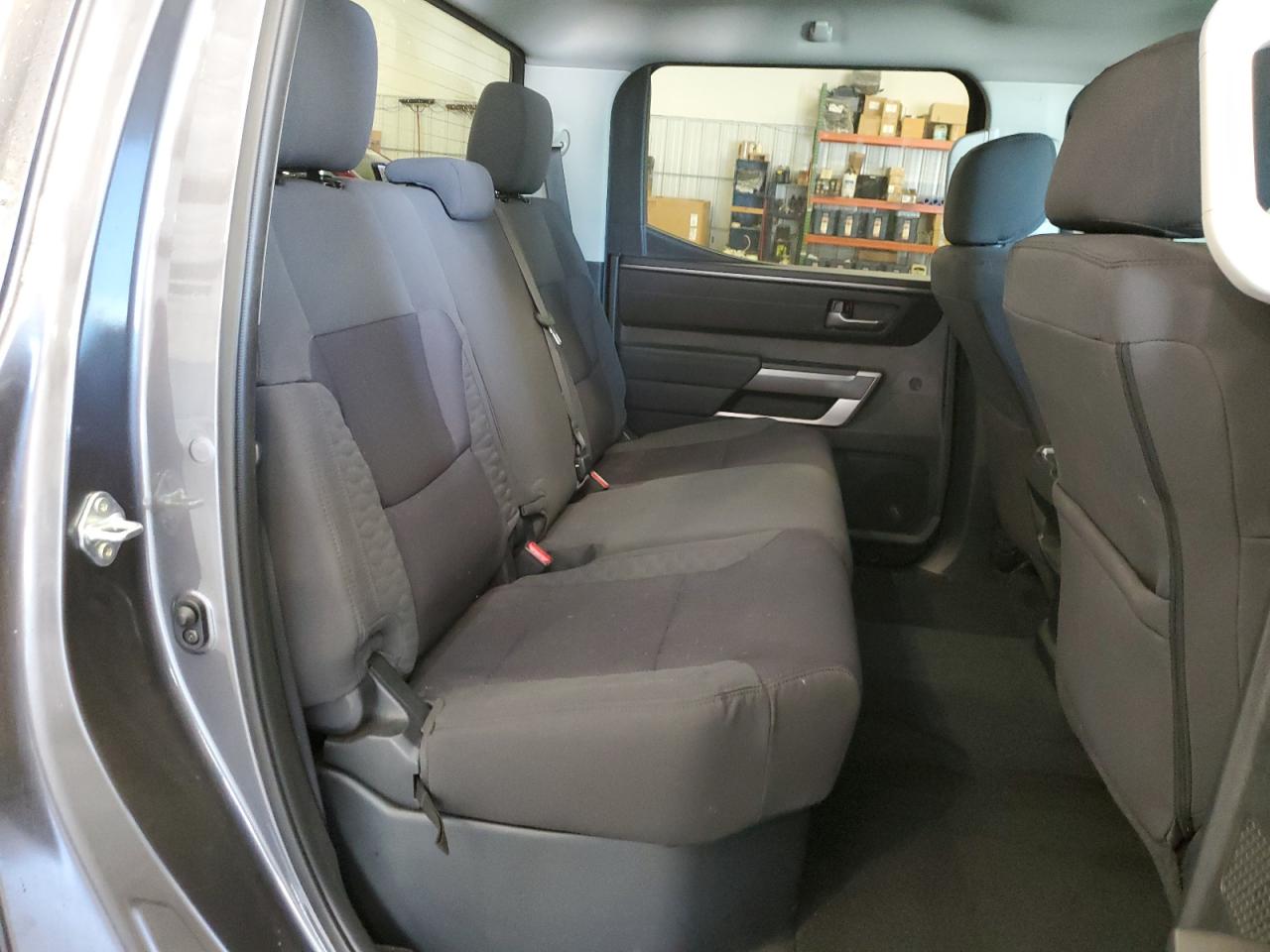 TOYOTA TUNDRA CREWMAX SR5