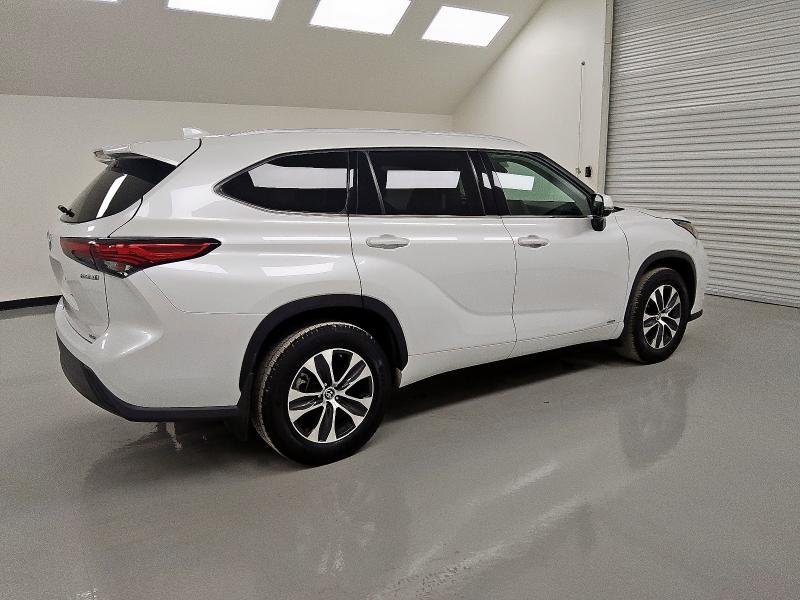 2022 TOYOTA HIGHLANDER HYBRID XLE 5TDGBRCH2NS543577