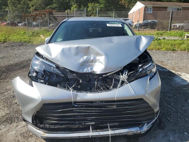 2025 TOYOTA SIENNA LE 5TDKRKEC7SS226629