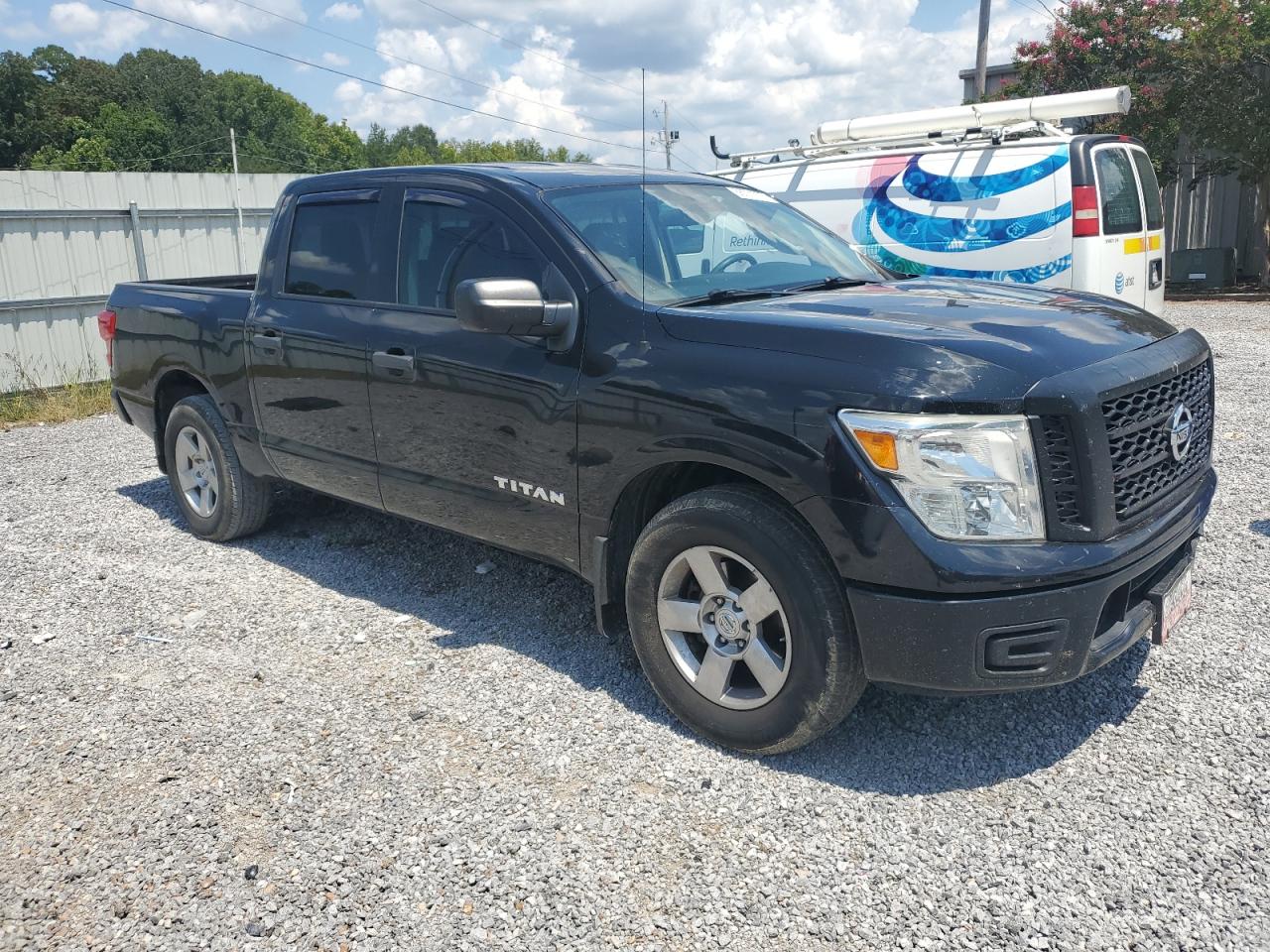 NISSAN TITAN S
