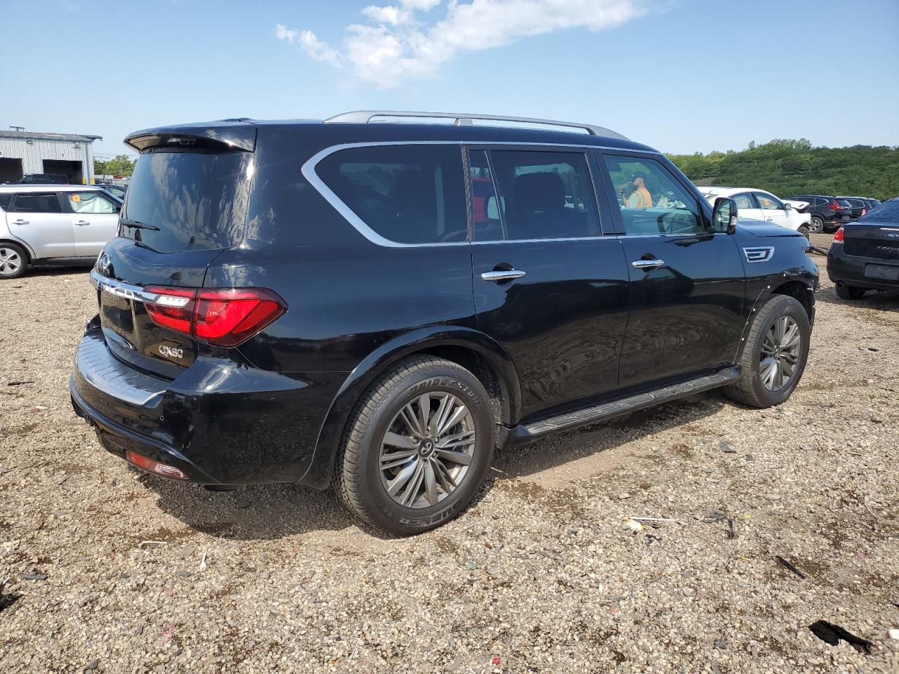 INFINITI QX80 LUXE