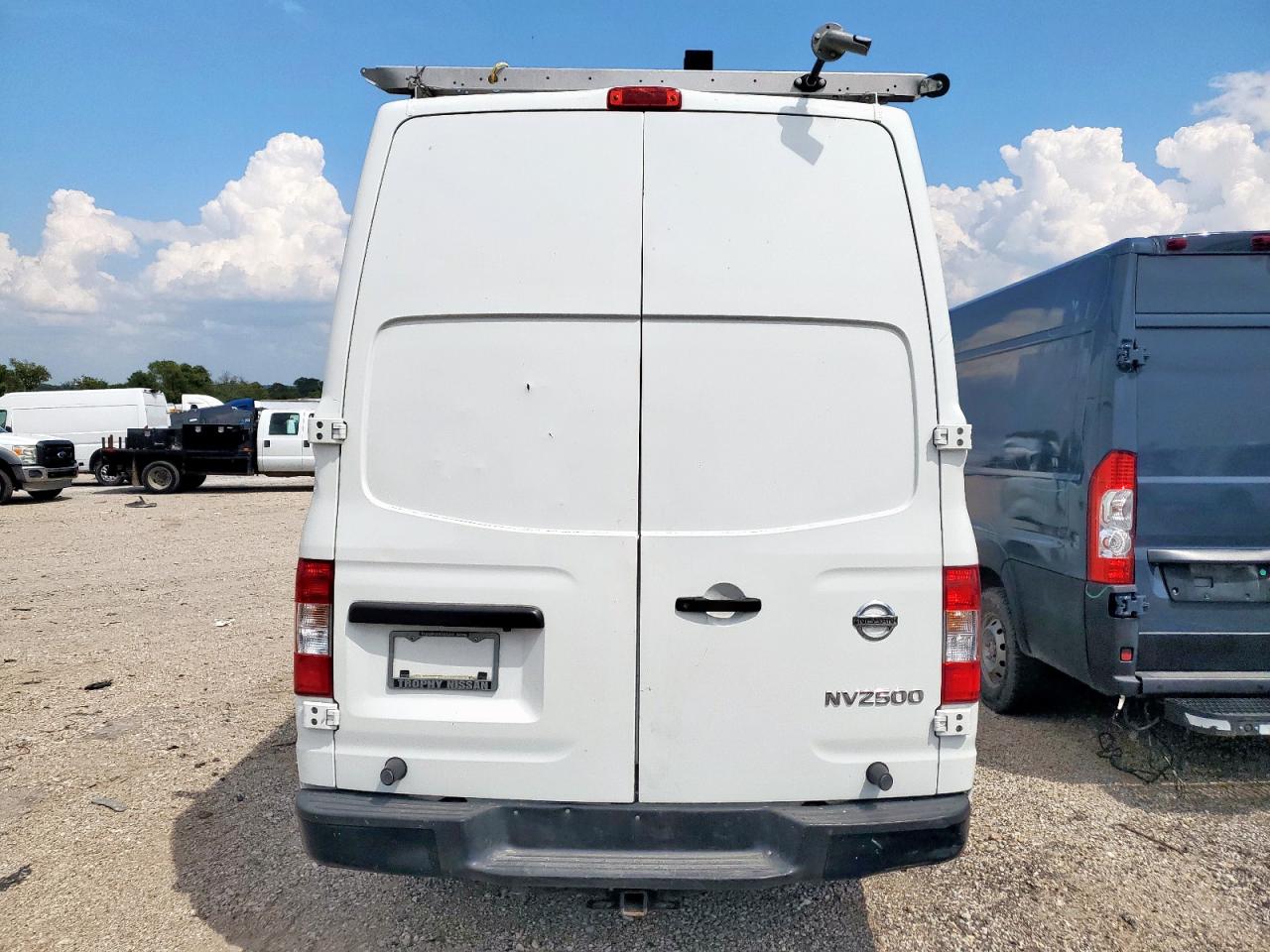NISSAN NV2500 2500 S