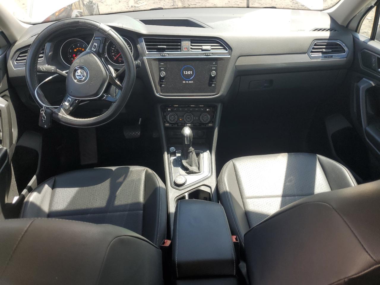 VOLKSWAGEN TIGUAN SE