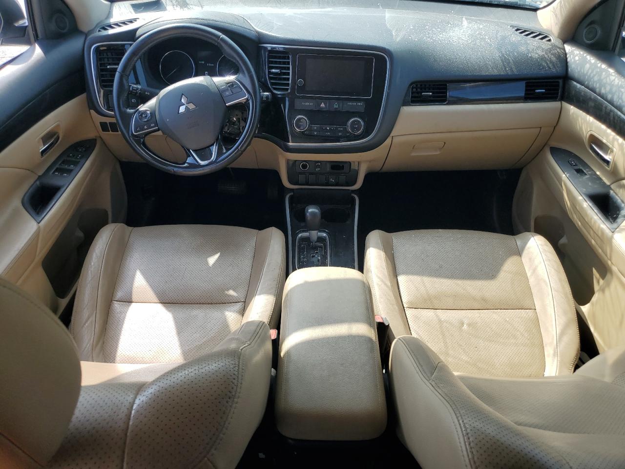 MITSUBISHI OUTLANDER SE