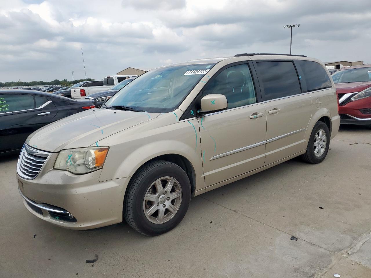 CHRYSLER TOWN & COUNTRY TOURING
