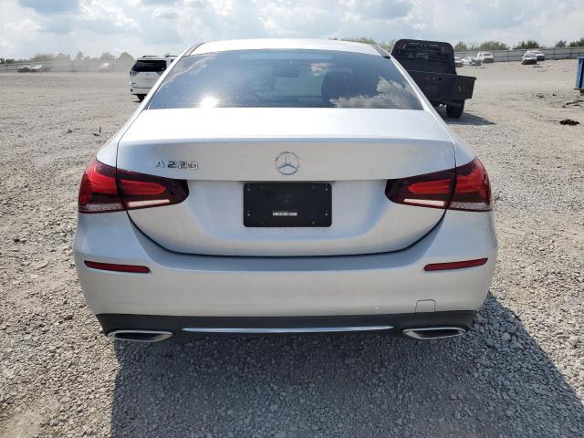 2022 MERCEDES-BENZ A 220 - W1K3G4EB7NJ338402