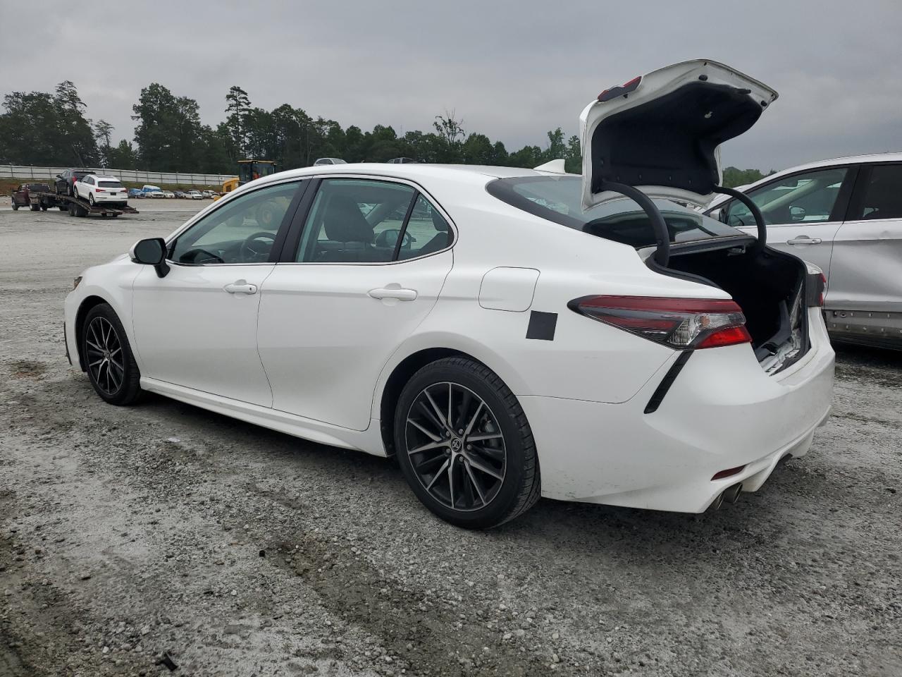 TOYOTA CAMRY SE NIGHT SHADE