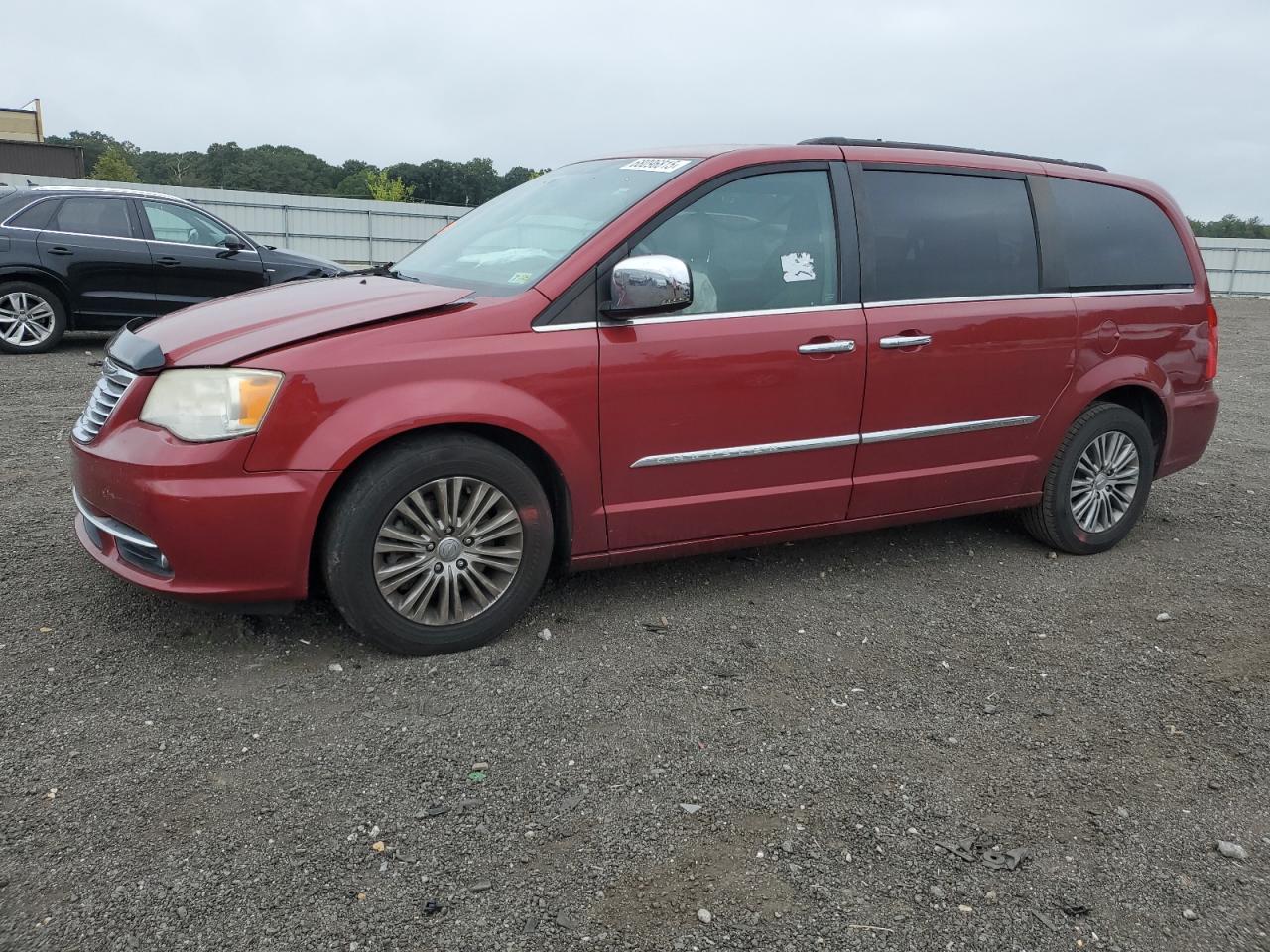 CHRYSLER TOWN & COUNTRY TOURING L