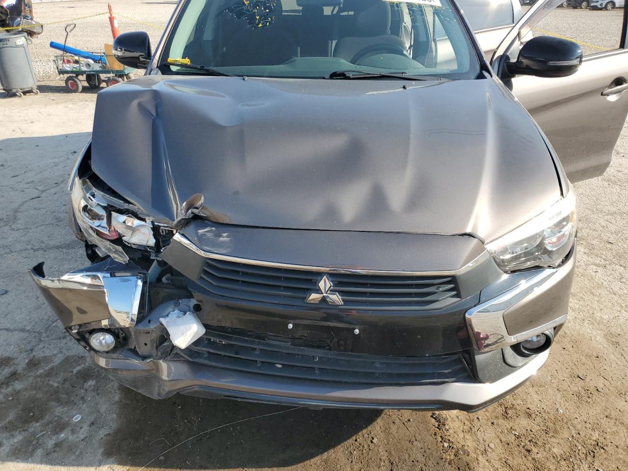 MITSUBISHI OUTLANDER ES