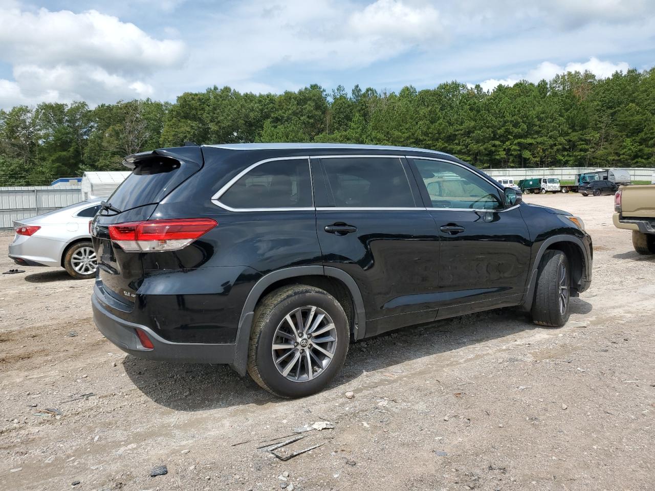 TOYOTA HIGHLANDER SE