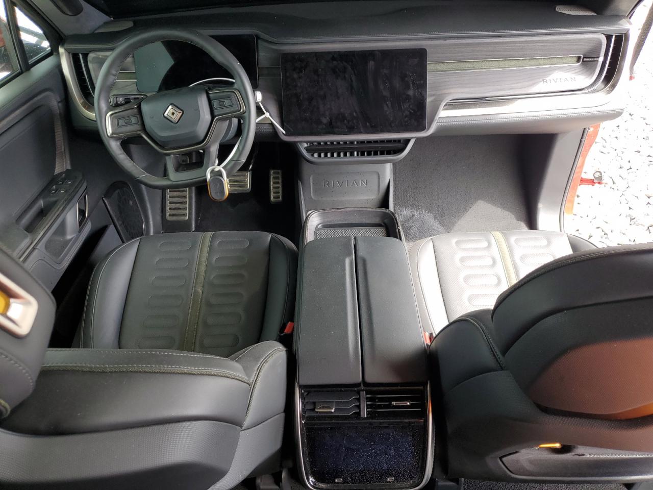 RIVIAN R1S ADVENTURE