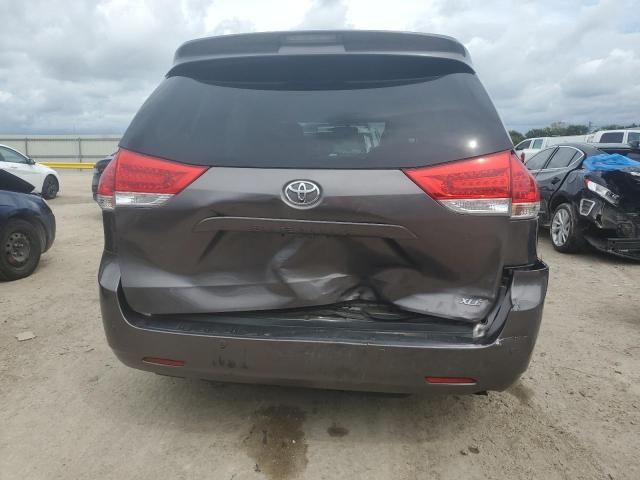 2013 TOYOTA SIENNA XLE - 5TDYK3DC2DS370341