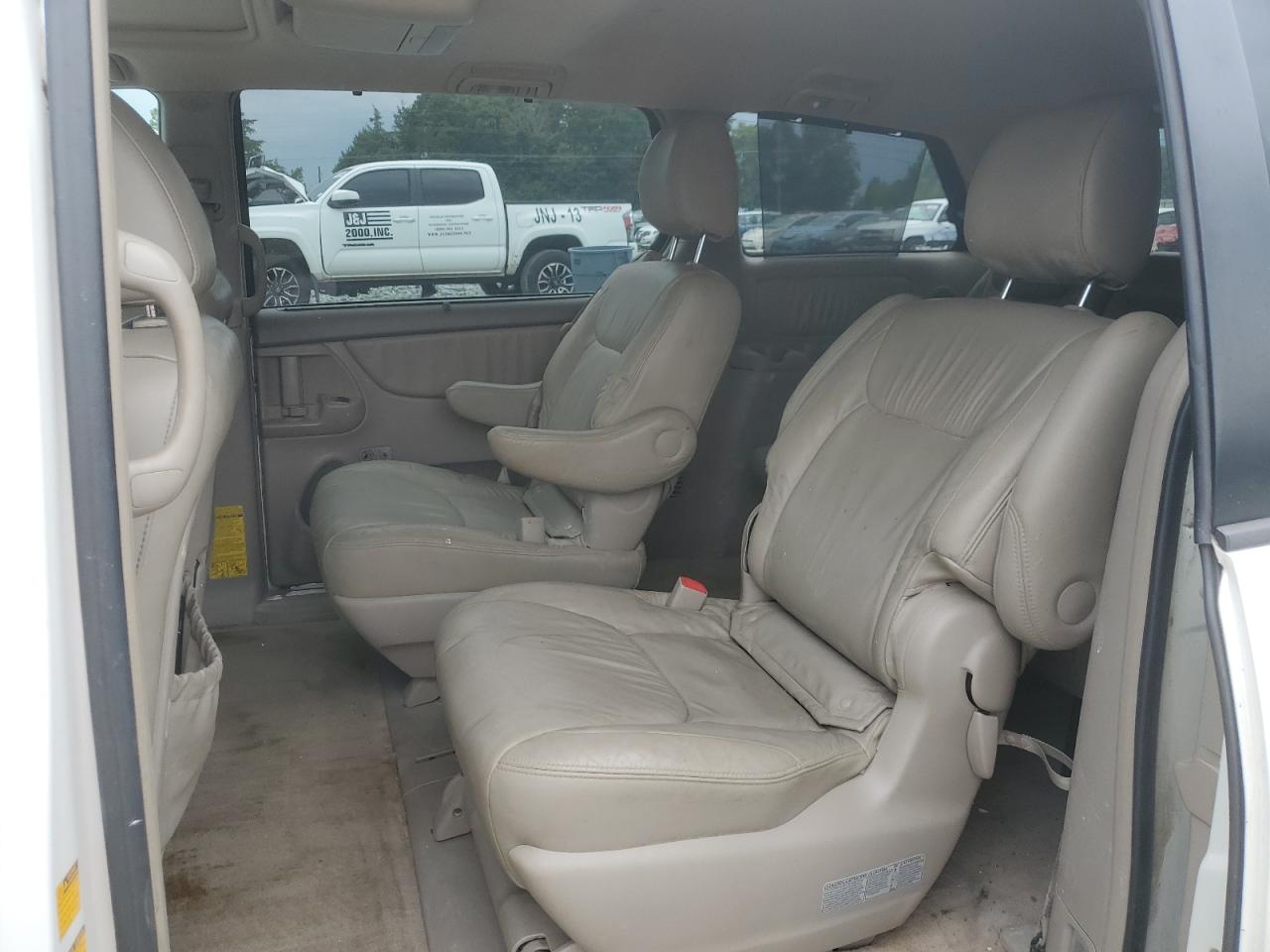 TOYOTA SIENNA XLE