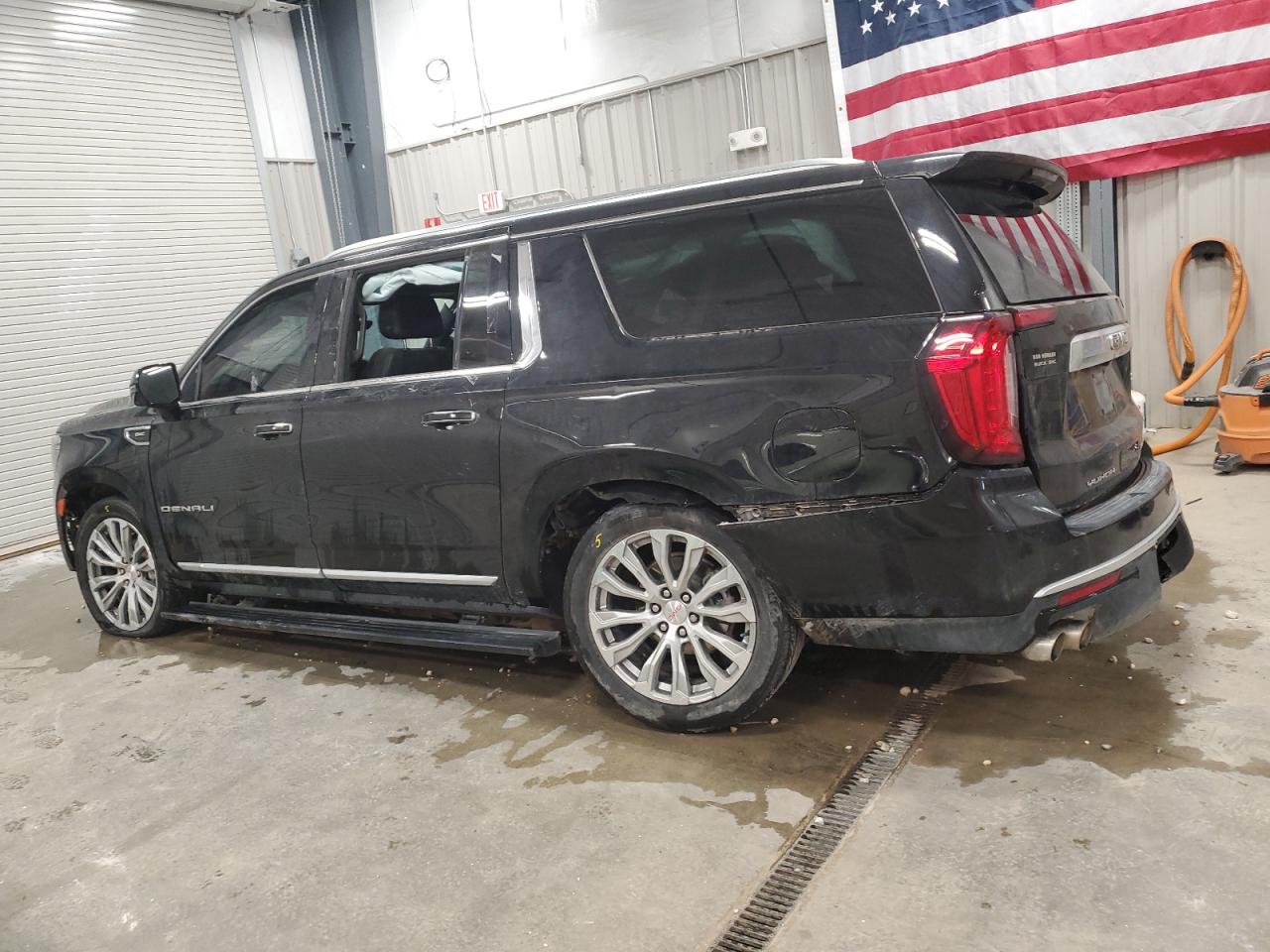 GMC YUKON DENALI