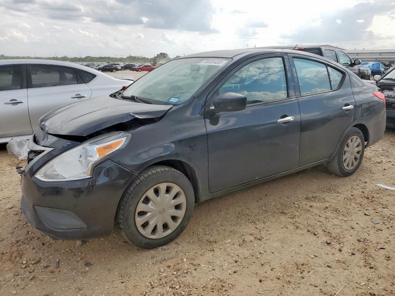 NISSAN VERSA S