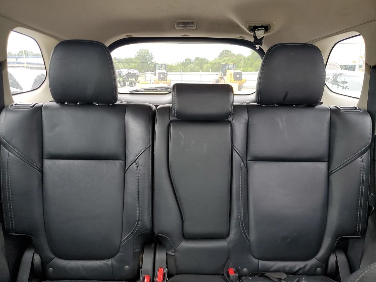 MITSUBISHI OUTLANDER SE