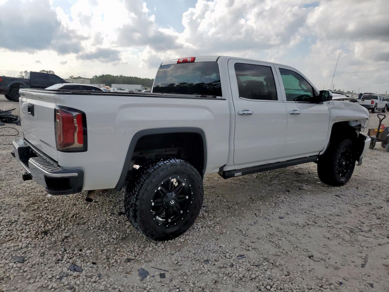 GMC SIERRA K1500 SLT