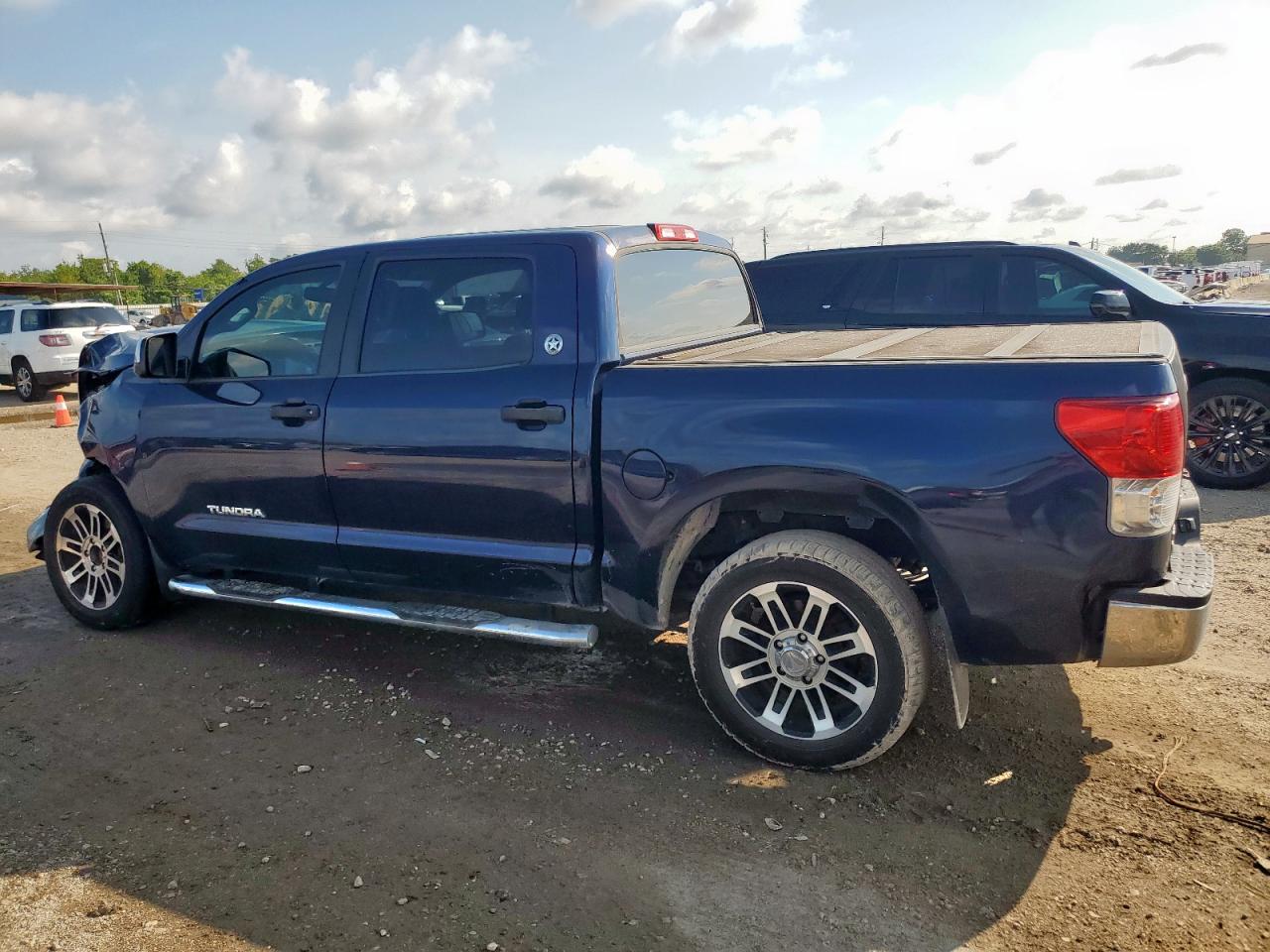 TOYOTA TUNDRA CREWMAX SR5