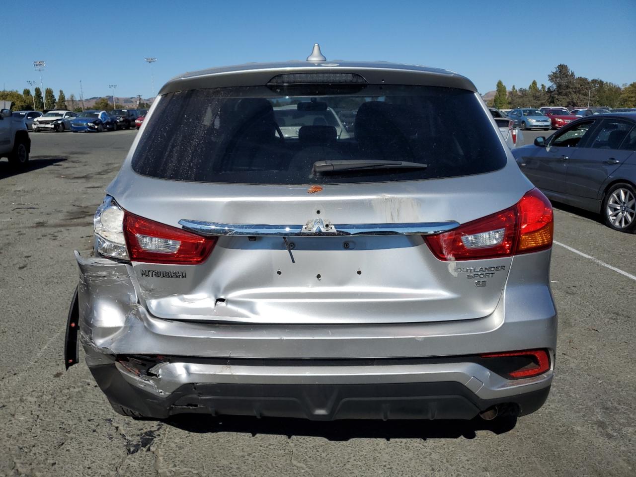 MITSUBISHI OUTLANDER ES