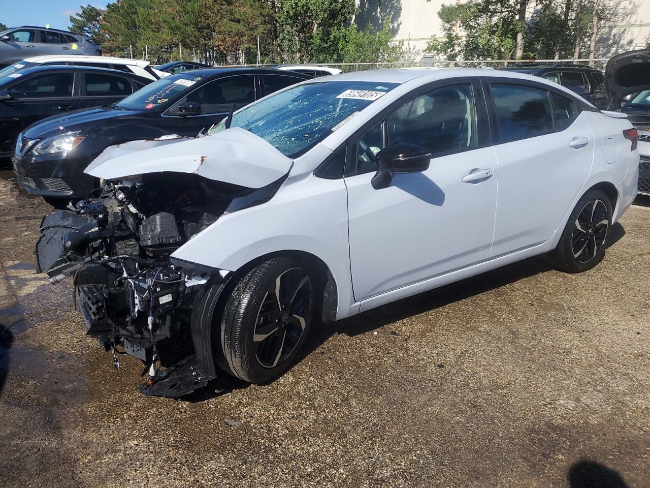 NISSAN VERSA SR