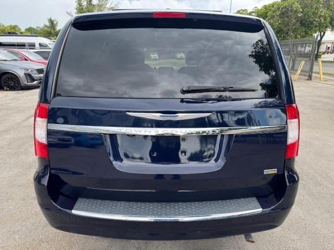 CHRYSLER TOWN & COUNTRY TOURING