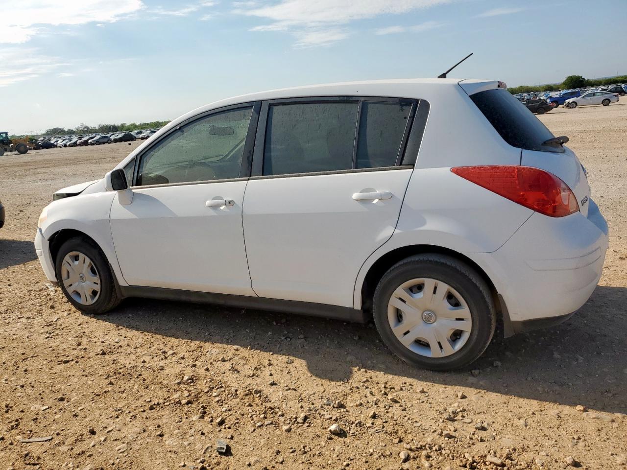 NISSAN VERSA S