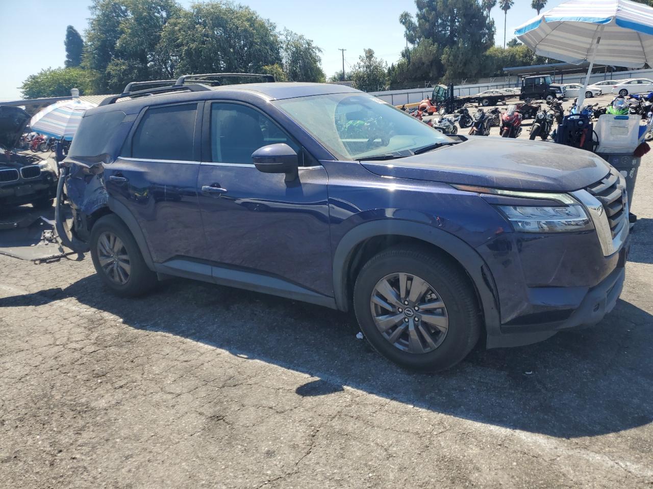 NISSAN PATHFINDER SV