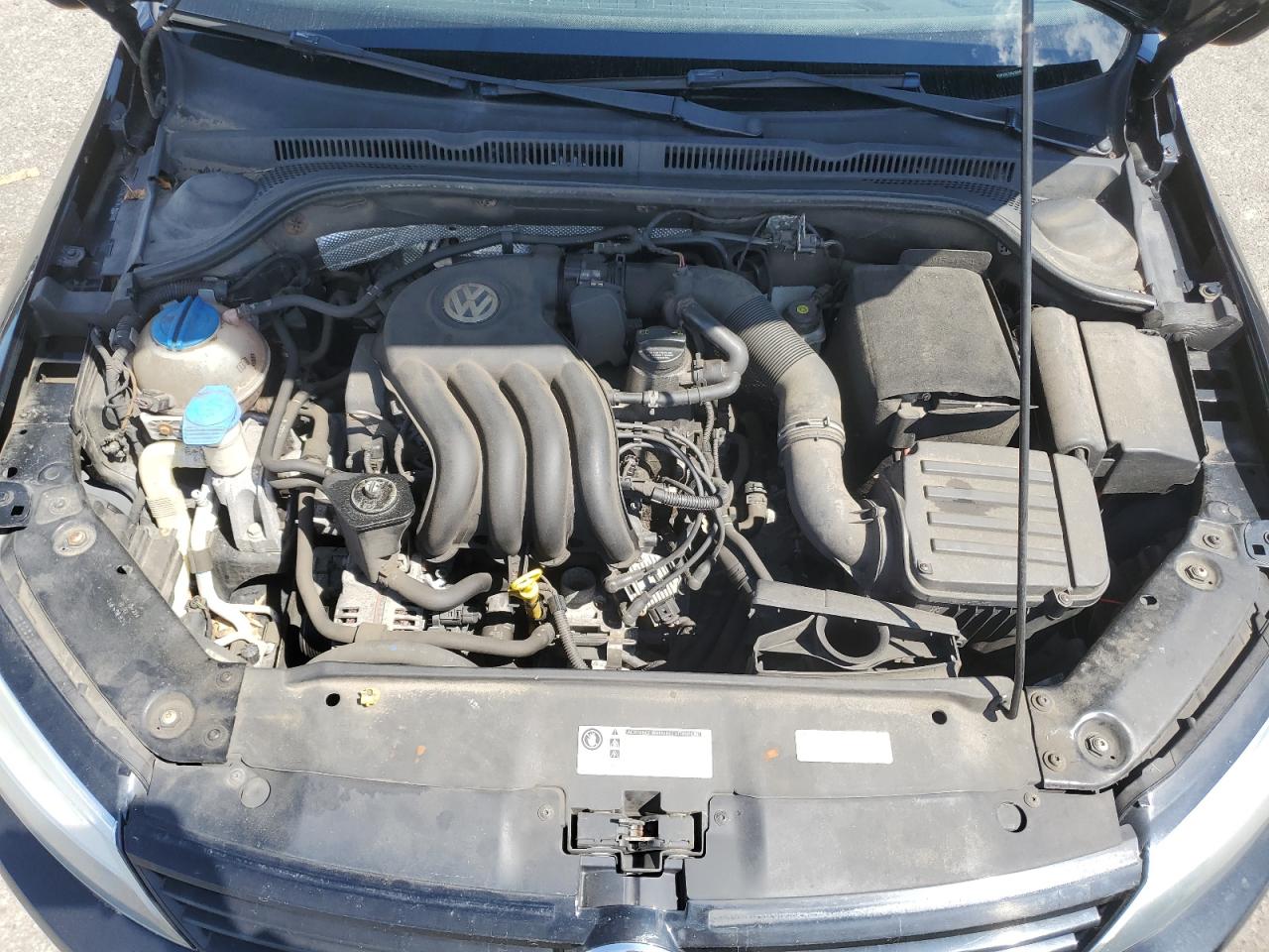 VOLKSWAGEN JETTA BASE