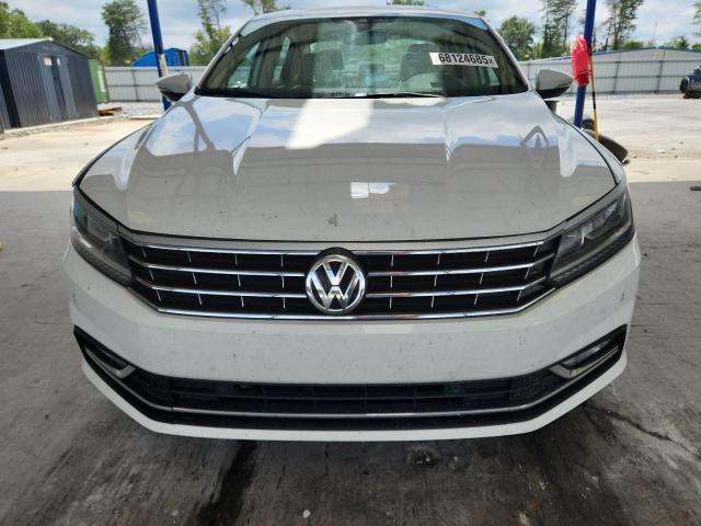 2017 VOLKSWAGEN PASSAT SEL 1VWCT7A31HC016589