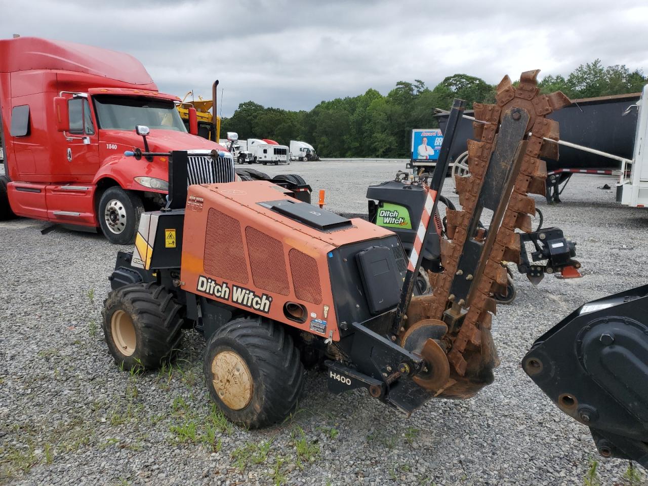 Lot #3302756362 2015 DITCHWITCH UNKNOWN