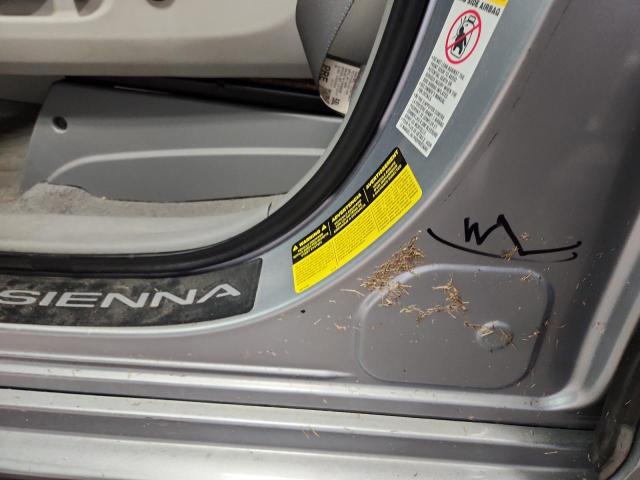 2011 TOYOTA SIENNA XLE - 5TDYK3DC7BS067374