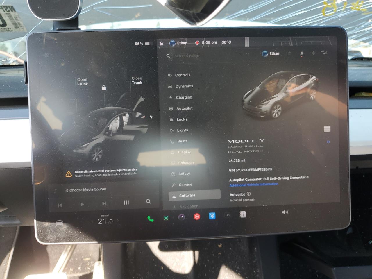 TESLA MODEL Y