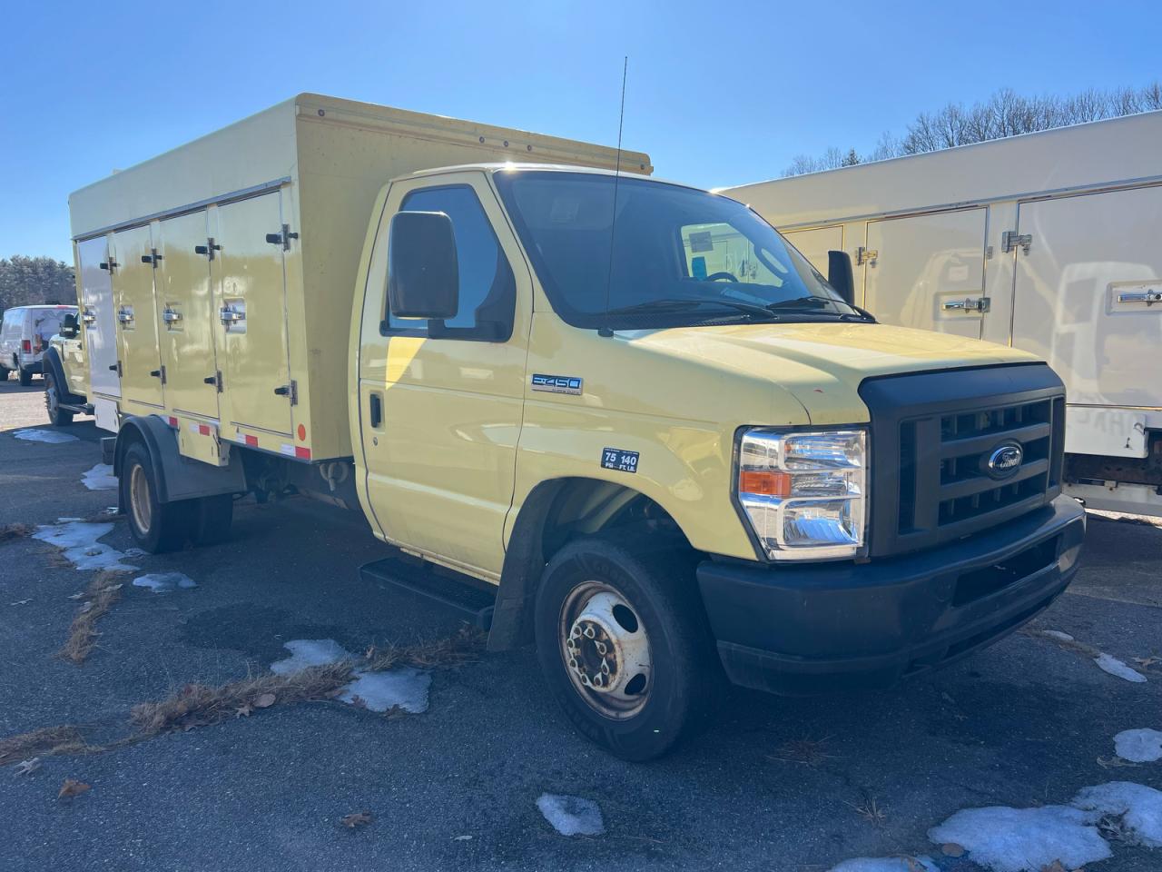 FORD ECONOLINE E450 SUPER DUTY CUTAWAY VAN