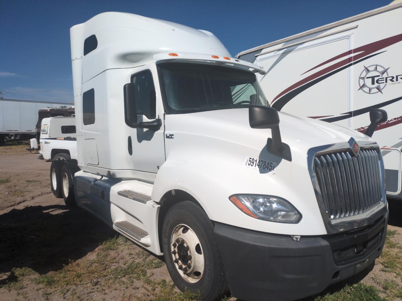 Lot #3310524083 2019 INTERNATIONAL LT625