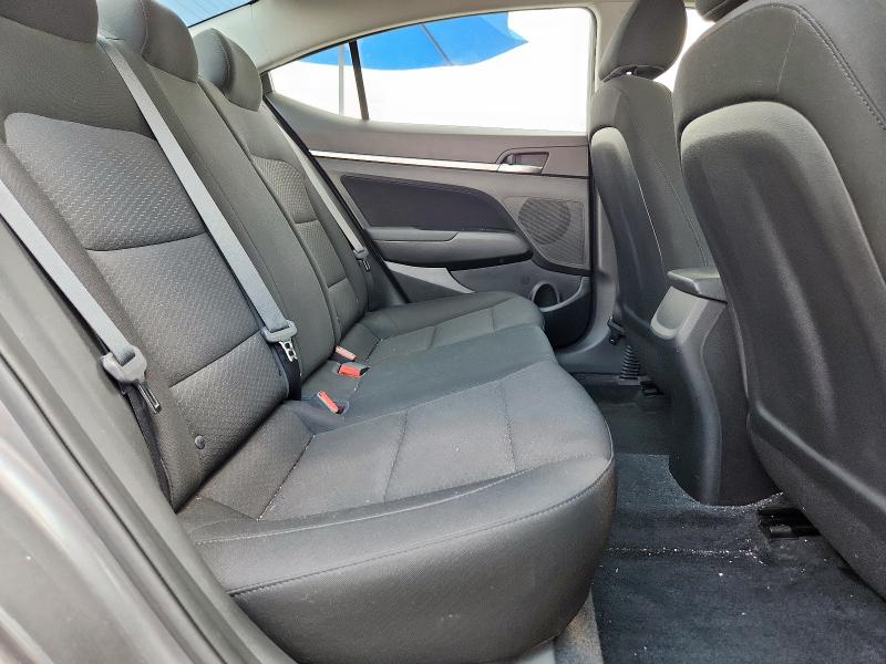 2019 HYUNDAI ELANTRA SE 5NPD84LF0KH413589