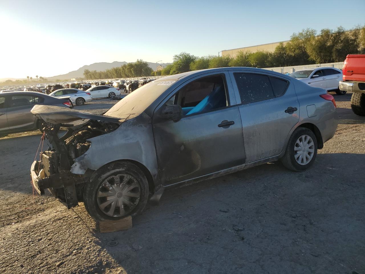 NISSAN VERSA S