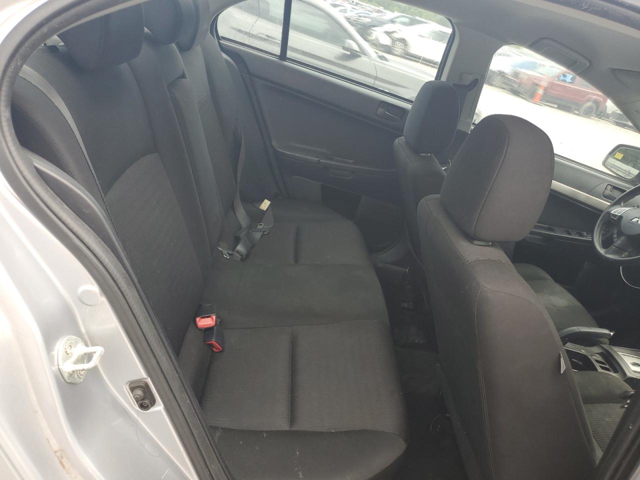 MITSUBISHI LANCER SE