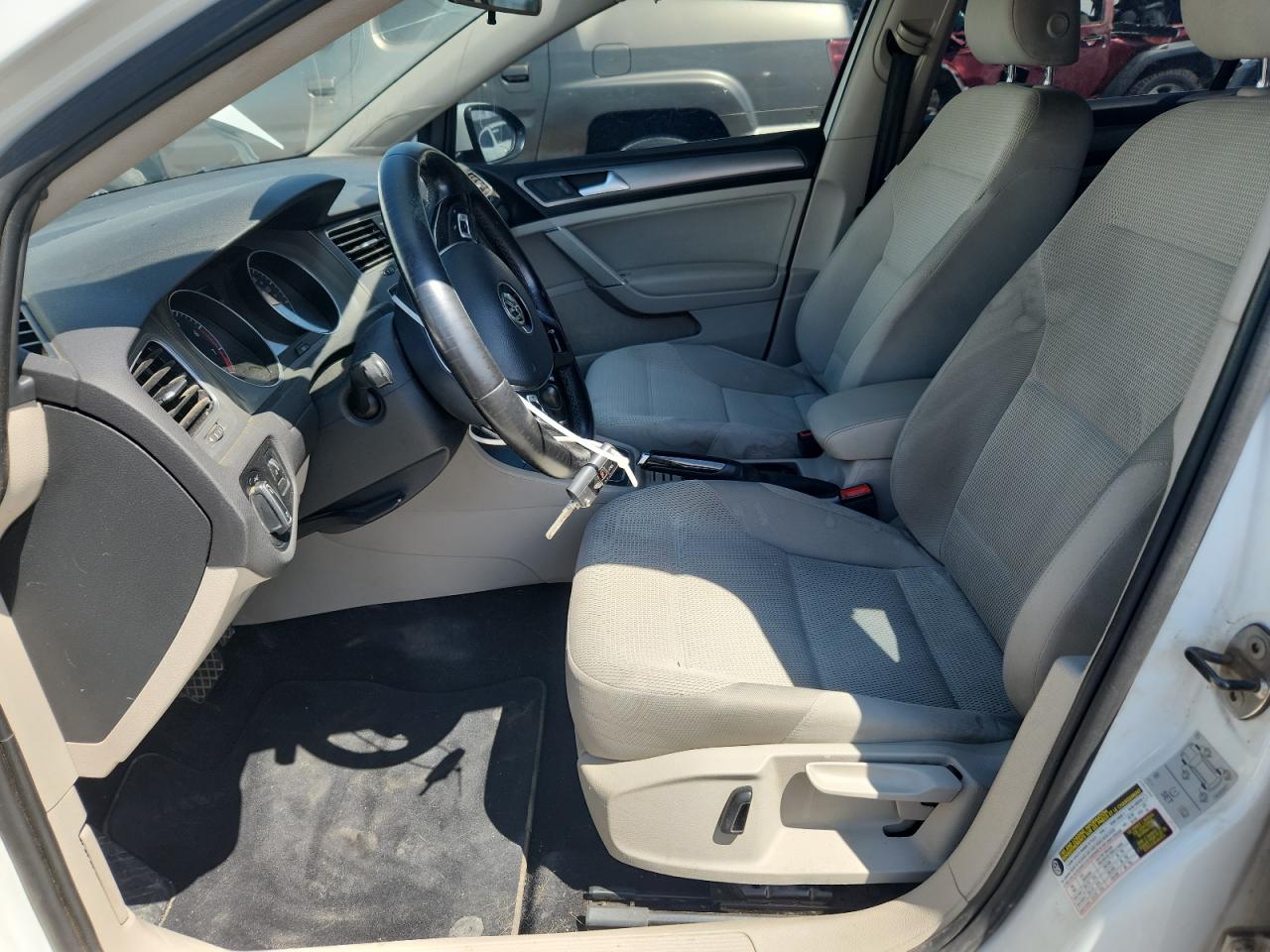 VOLKSWAGEN GOLF SPORTSVAN S