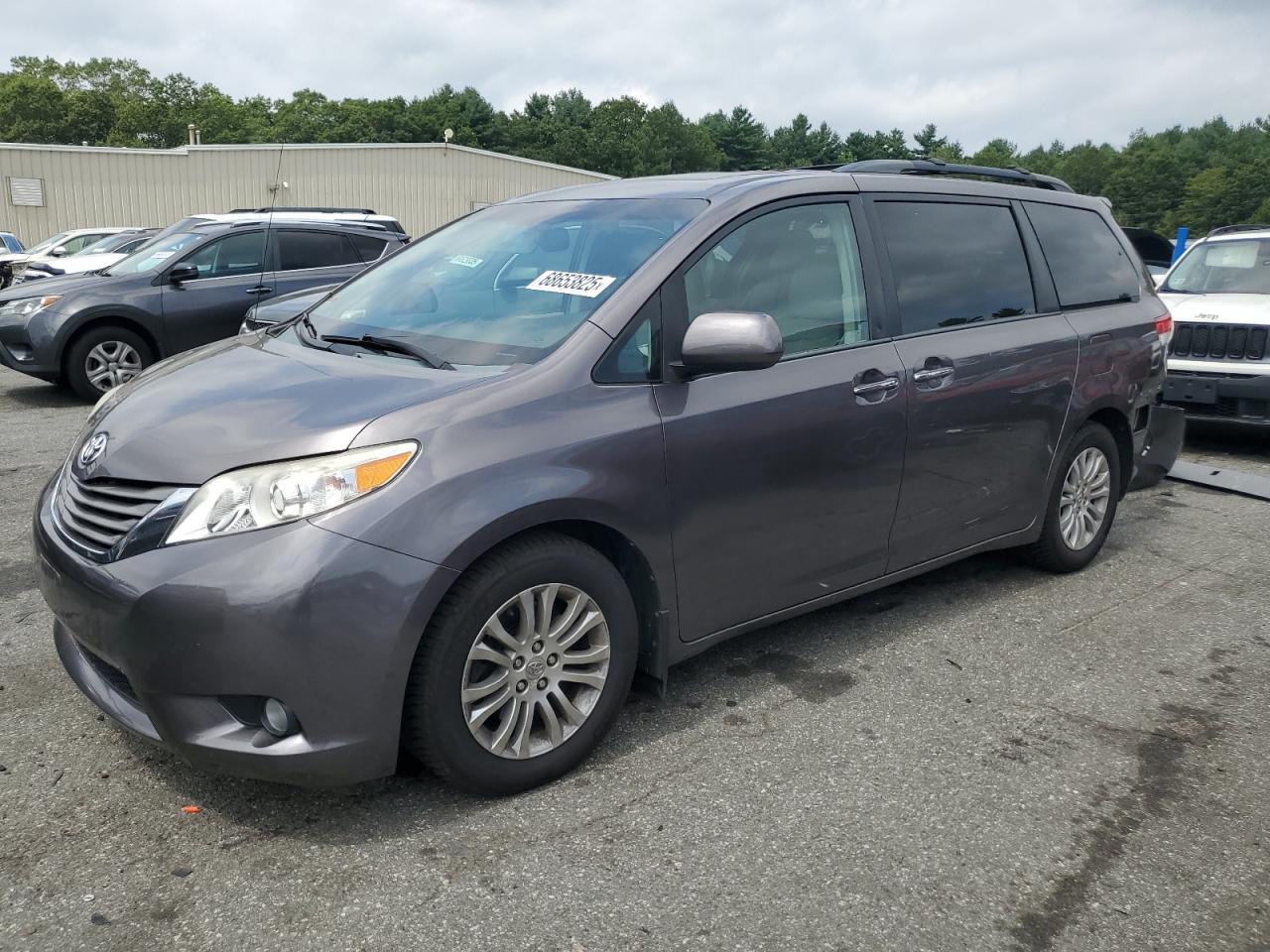 TOYOTA SIENNA XLE