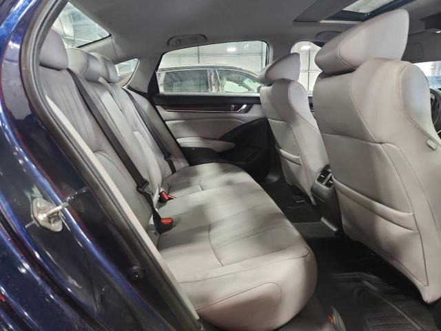 2018 HONDA ACCORD TOU 1HGCV1F94JA042114