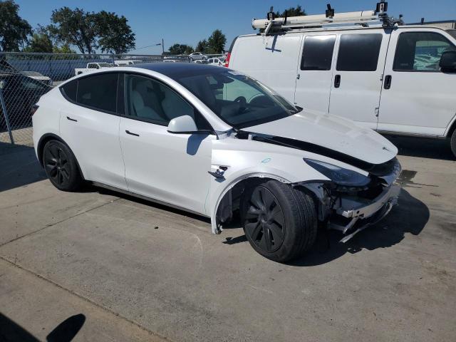 2024 TESLA MODEL Y 7SAYGDED0RF112008